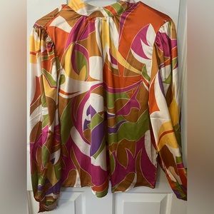 New blouse with tie in the back